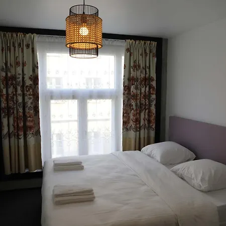 Kamiel -belle Epoque With Modern Comfort *