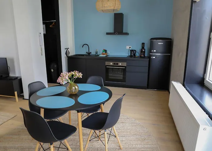 Kamiel -belle Epoque With Modern Comfort Apartment